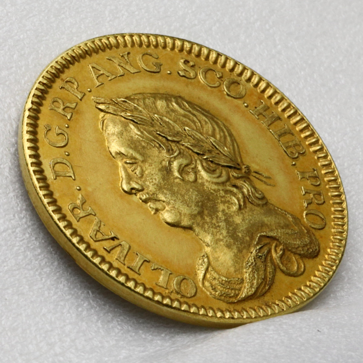 オリバー・クロムウェル 1658年記念金貨 - イングランド共和国時代の稀少コイ イギリス 1658年 オリバー・クロムウェル 追悼記念 金メダル 裸