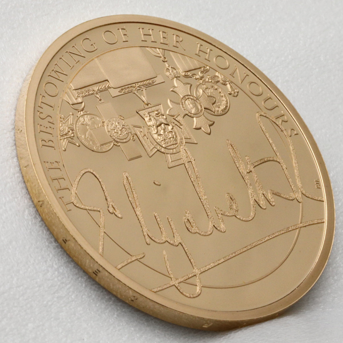 イギリス 2022年 エリザベス2世 栄誉と叙勲 5ポンド金貨：裸