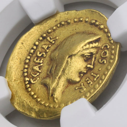 古代共和制ローマ 44BC ユリウス・カエサル/家族の女神ヴェスタ アウレウス金貨 Ch VF Strike5/5 Surface2/5 ex-jewelry:6830599-001-UNIVERSAL COIN