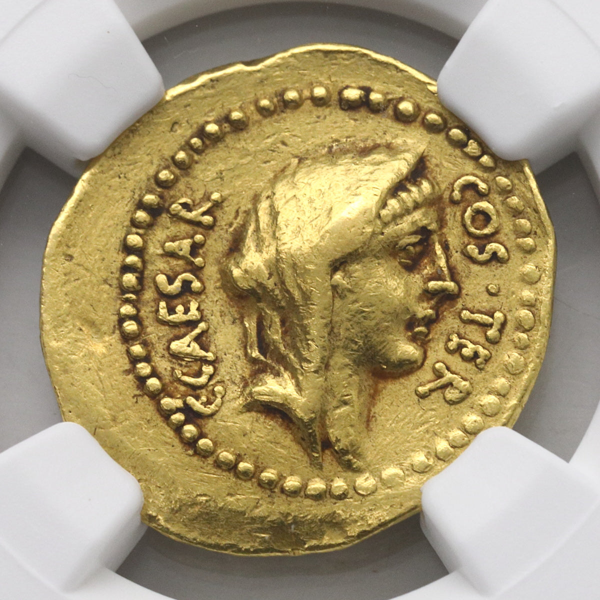 古代共和制ローマ 44BC ユリウス・カエサル/家族の女神ヴェスタ アウレウス金貨 CHVF Strike5/5,Surface2/5 ex-jewelry：6830599-001